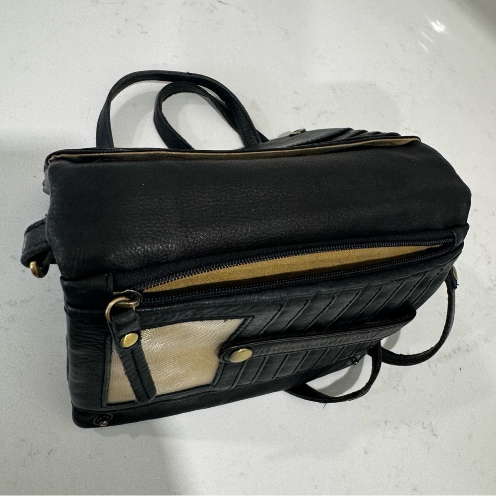 MILO Evelyn Cross Black Leather Crossbody Wallet Bag - Picture 8 of 12